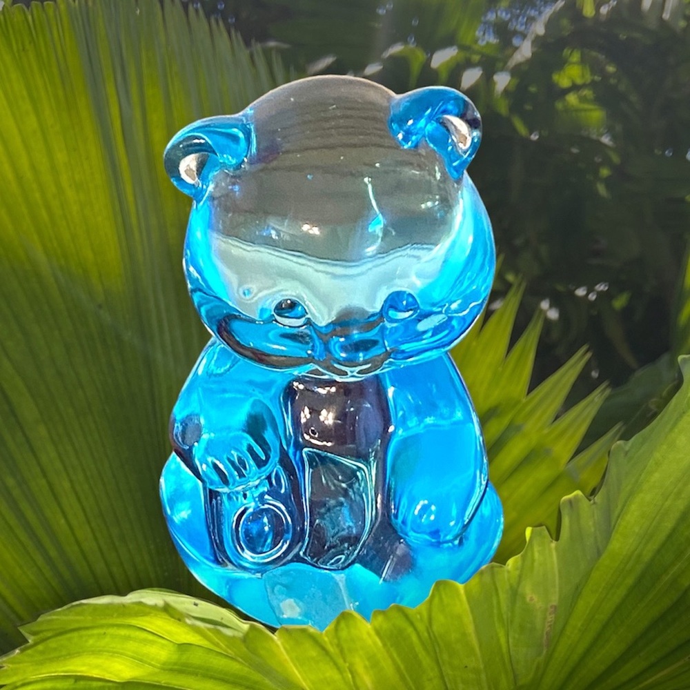 Fenton light blue sitting bear Cub vintage collectible excellent condition